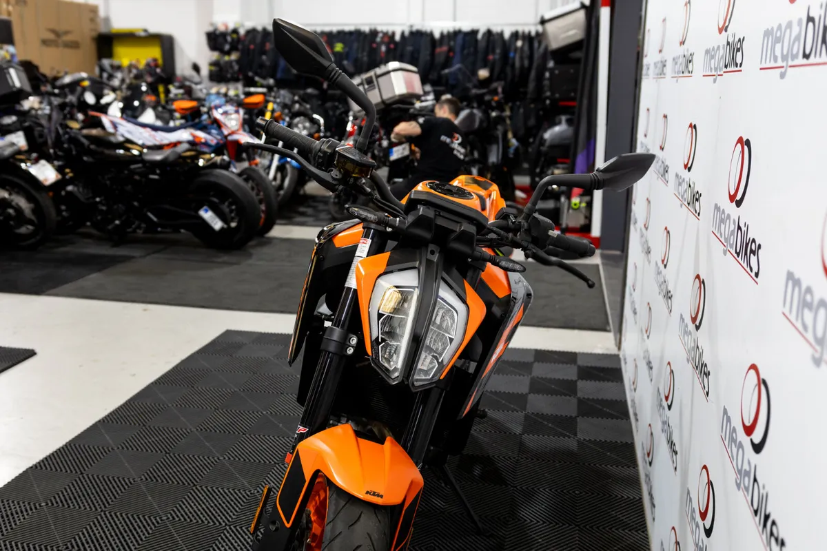 KTM 890 Duke 2024 - Image 4