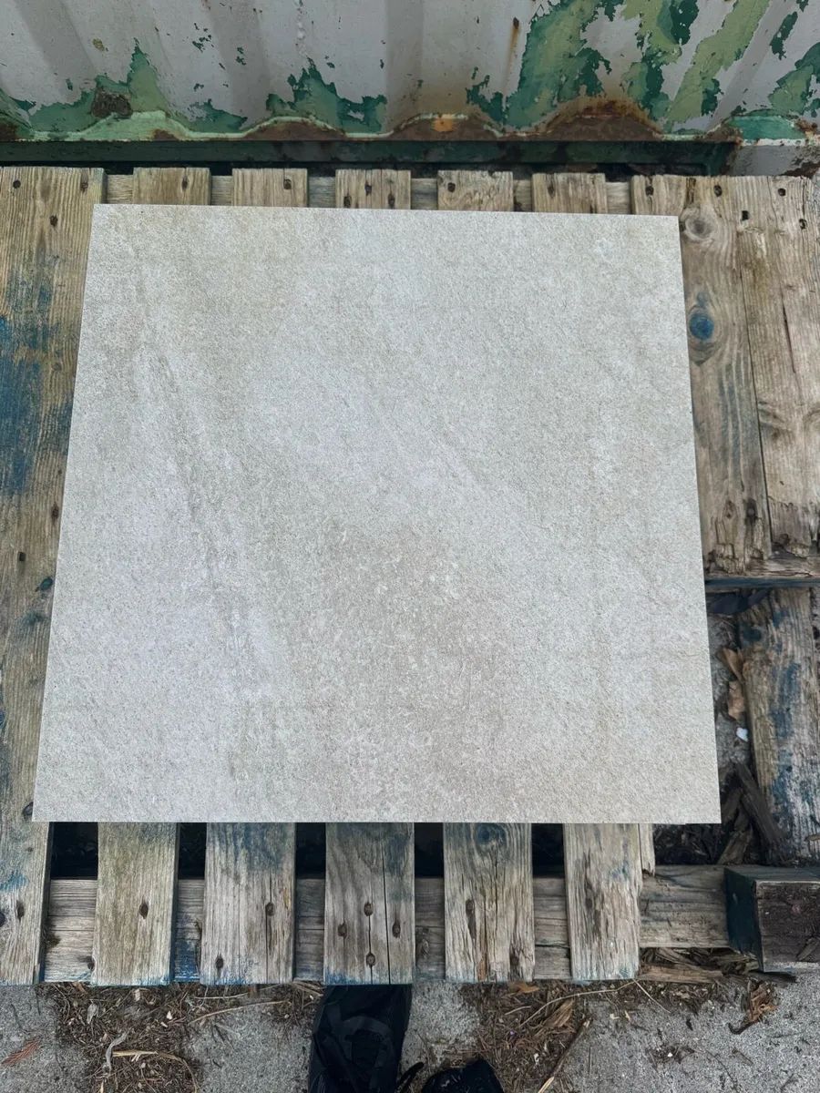 Joblot Outdoor tile to Clear