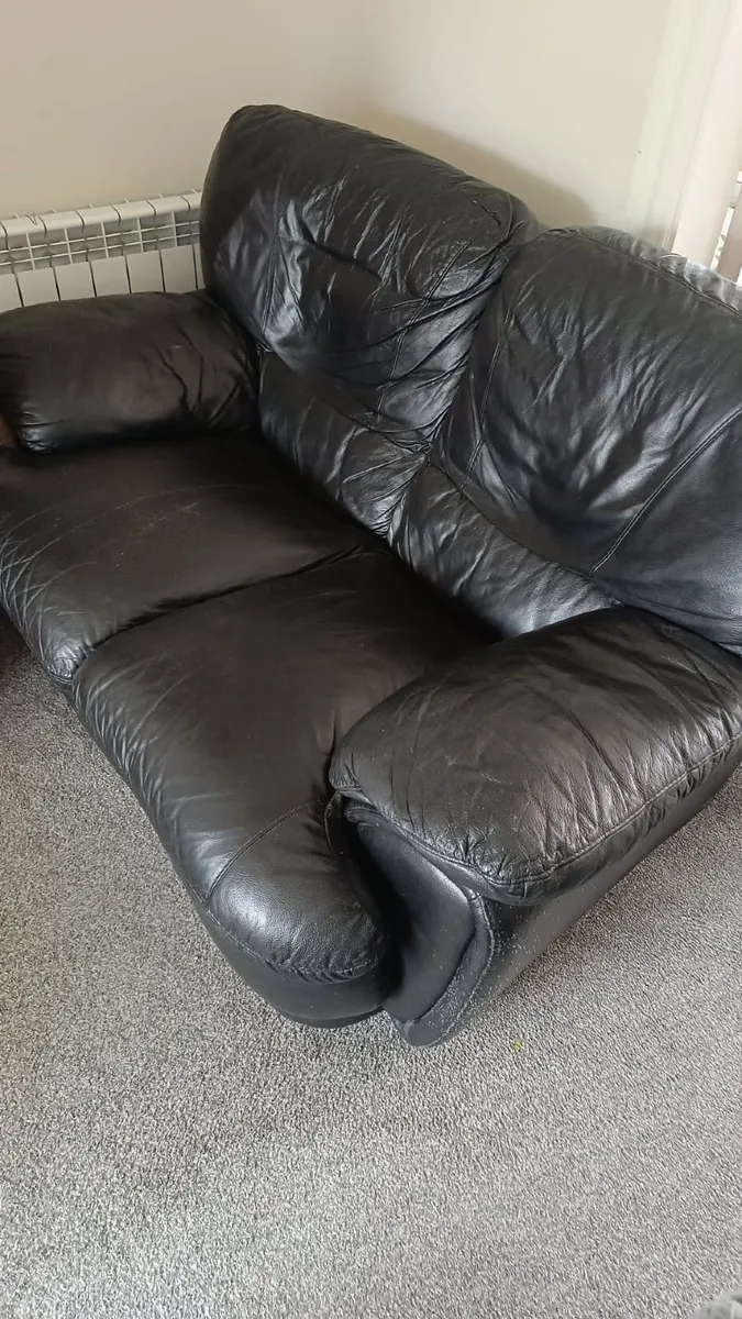 Free two-seater leather sofa - Image 2