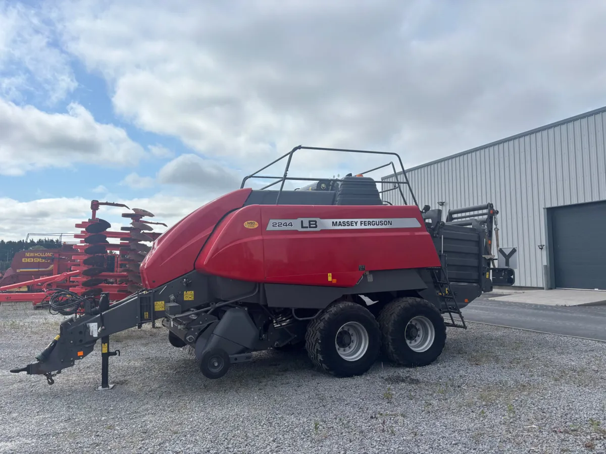 Massey Ferguson 2244 large square baler - Image 2