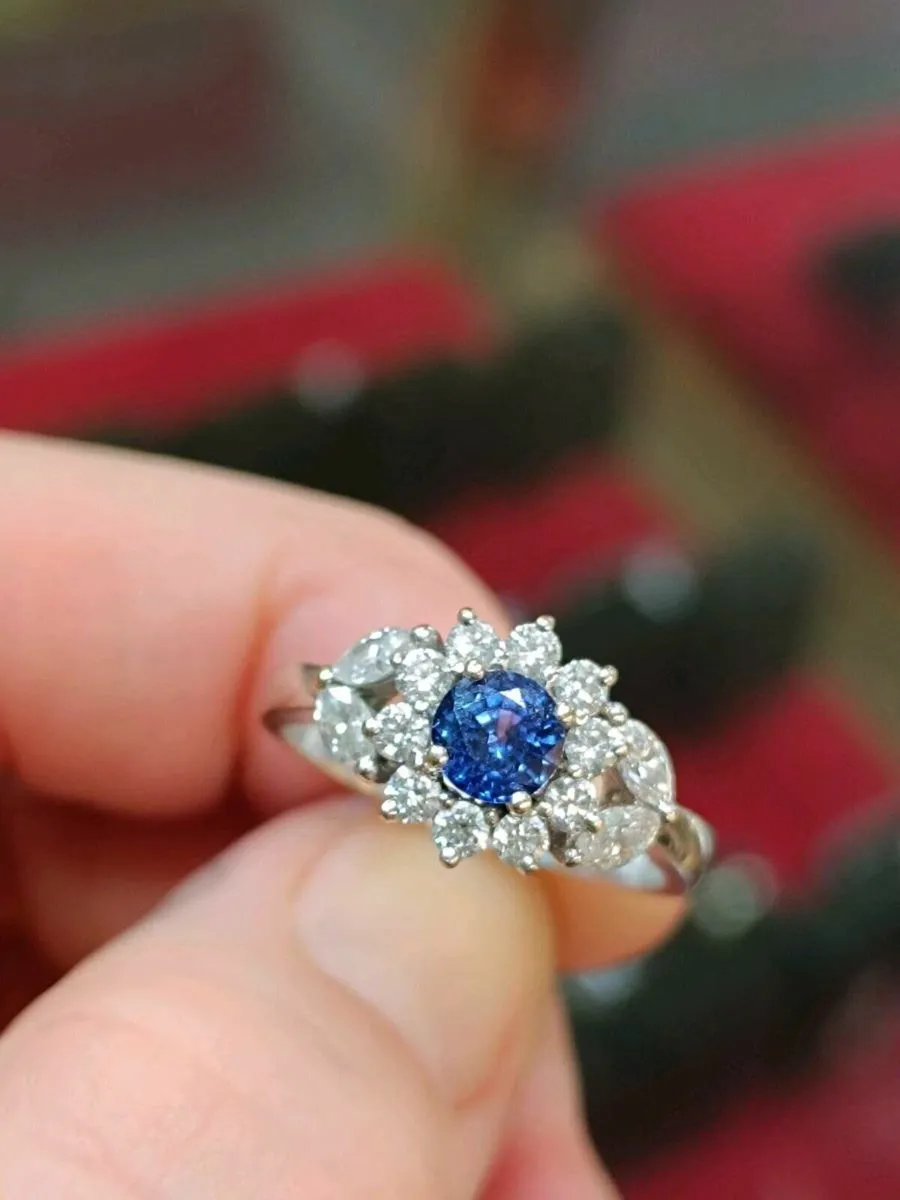 Floral Blue Sapphire & Diamond Ring, 18k Gold - Image 4