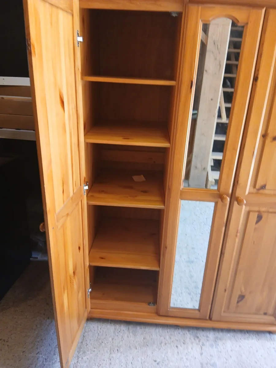 Wardrobe - Image 3