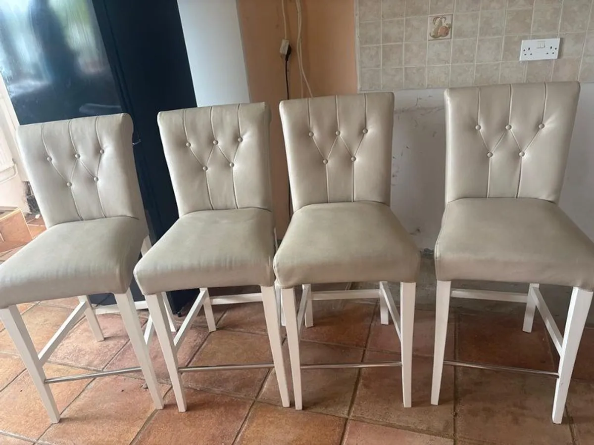 stools kitchen