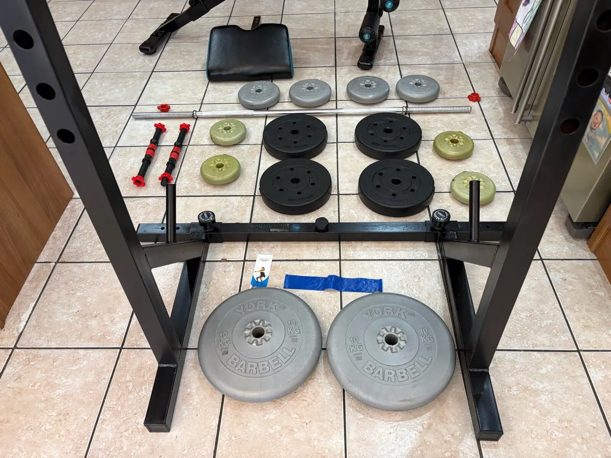 VERSATILE ALL IN 1 GYM, SQUAT, BENCH, WEIGHTS, BAR - Image 2