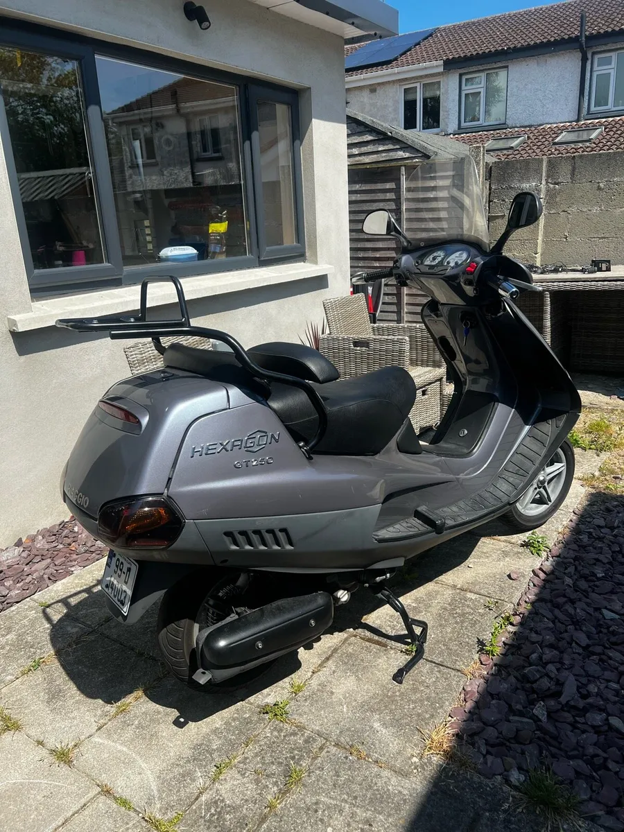 Piaggio hexagon GT250 - Image 1