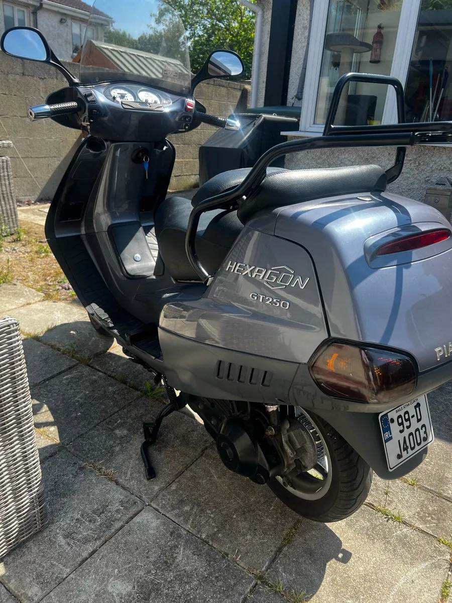 Piaggio hexagon GT250 - Image 2