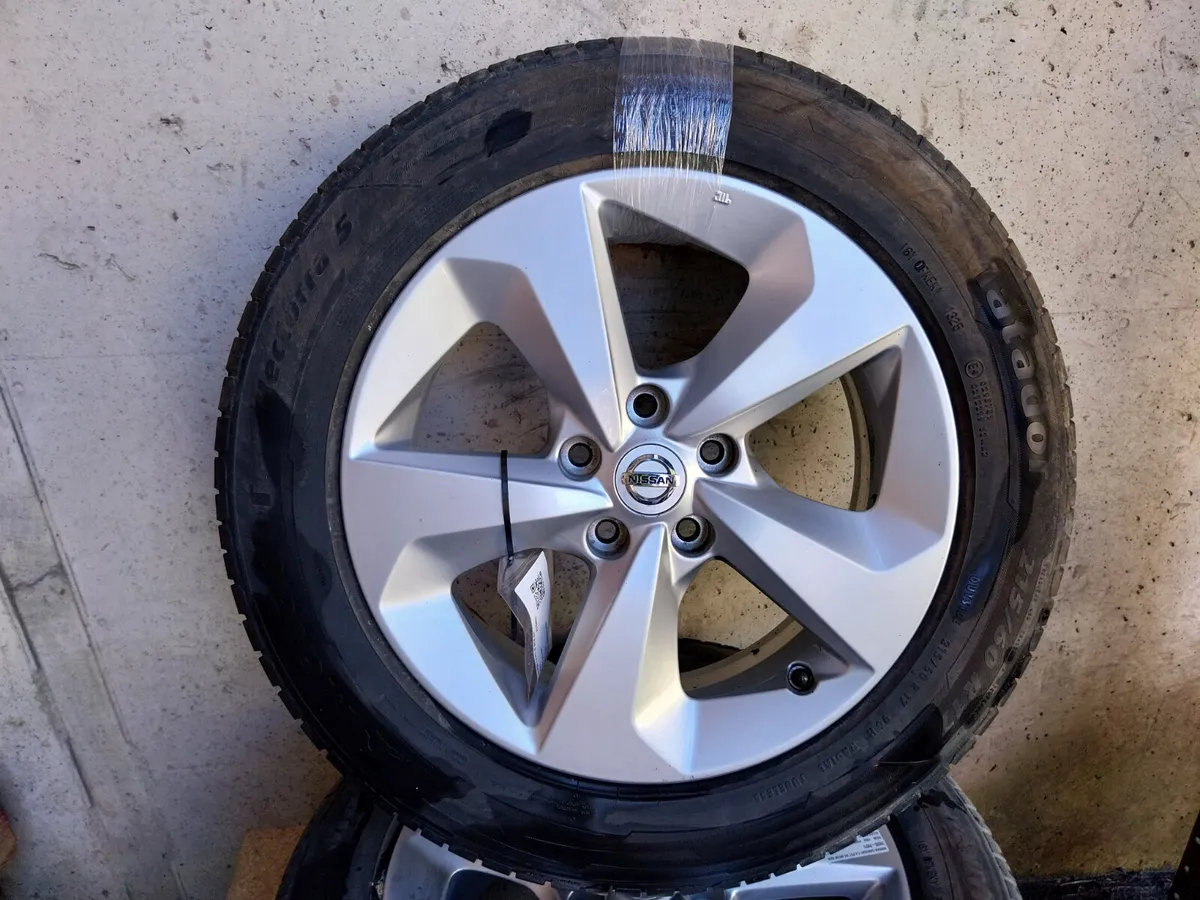 2021 Nissan Qashqai 17" Alloy Wheel Set 215/60R17 - Image 4