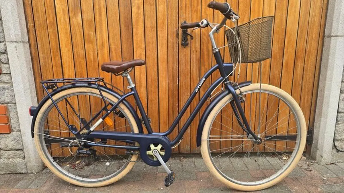 women's bicycle - Image 1