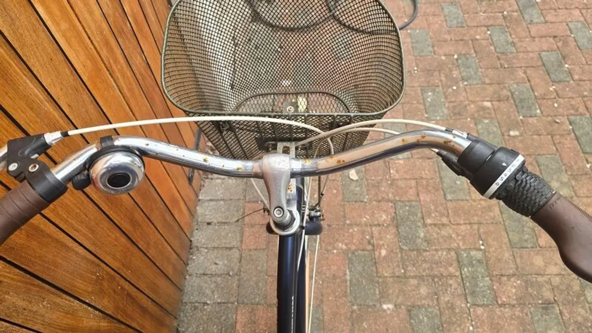 women's bicycle - Image 4