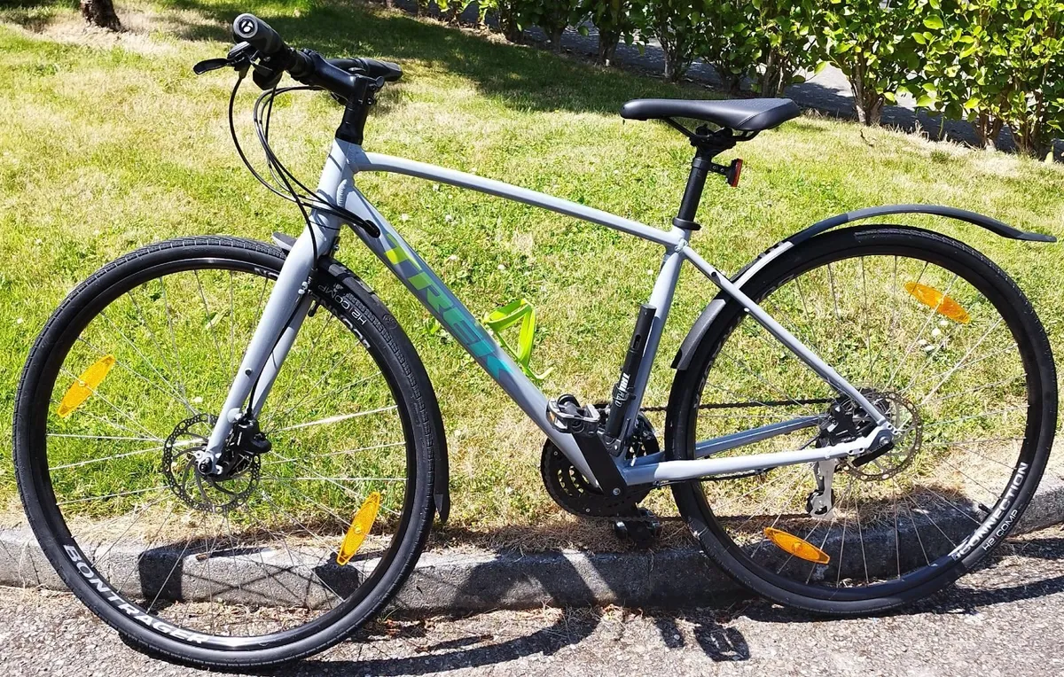 Pair of Trek FX2 Hybrid Bikes (Ladies/Men) as new - Image 3