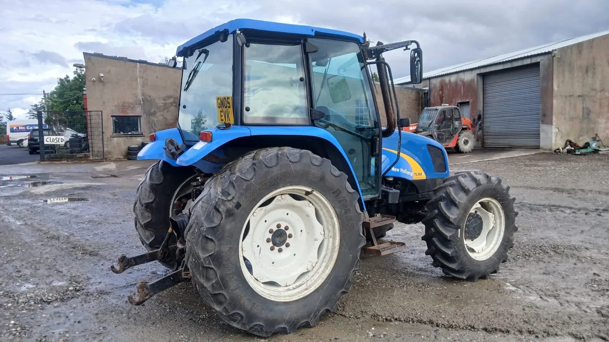 2005 New Holland TL100A - Image 3