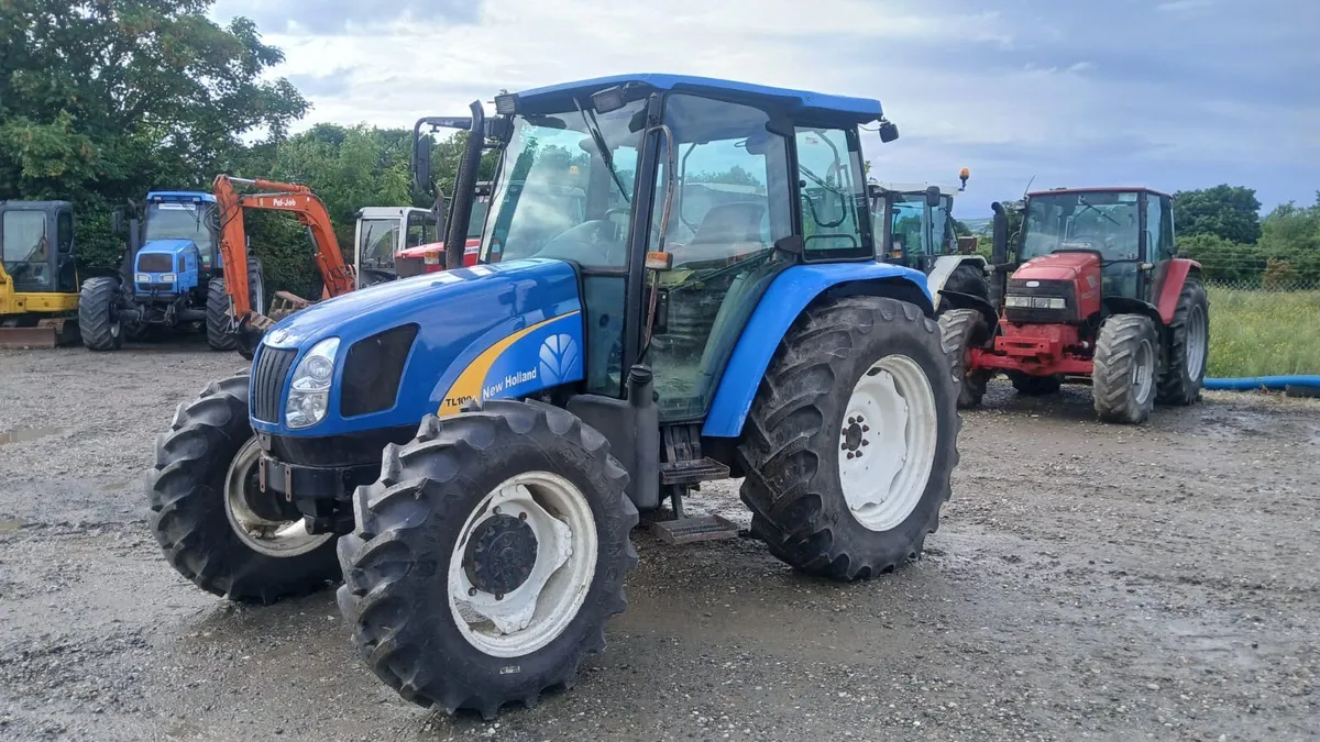 2005 New Holland TL100A - Image 1