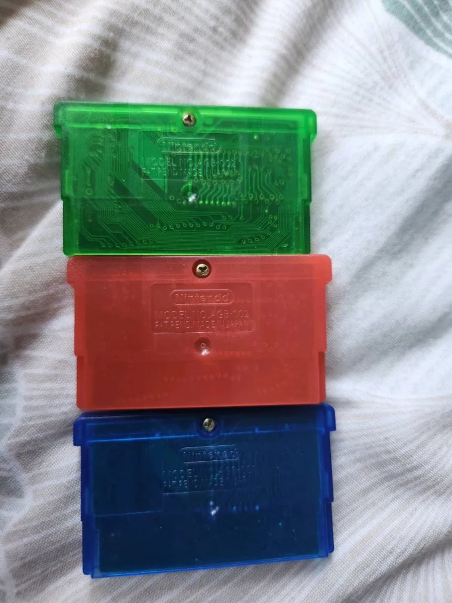 Pokémon Game Boy Games – Emerald, FireRed & Diamon - Image 3