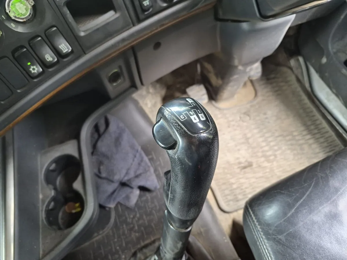 Scania R520 V8 Manual **TAG AXLE** **TIPPING GEAR* - Image 3