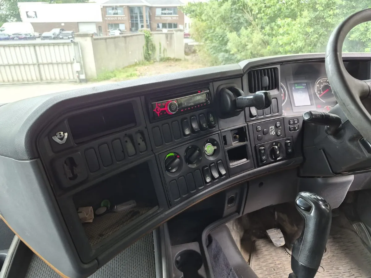 Scania R520 V8 Manual **TAG AXLE** **TIPPING GEAR* - Image 4