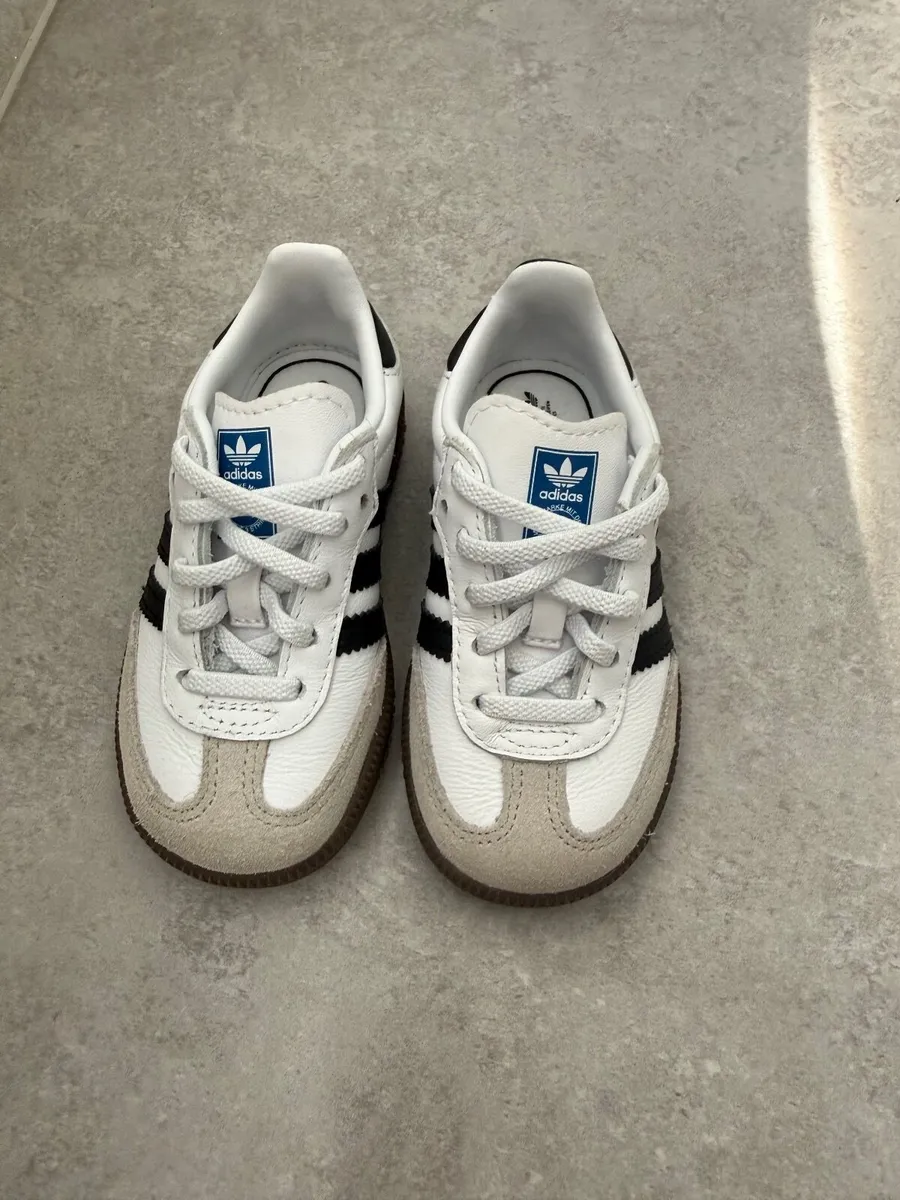 Free Toddler shoes size 22 - Image 2