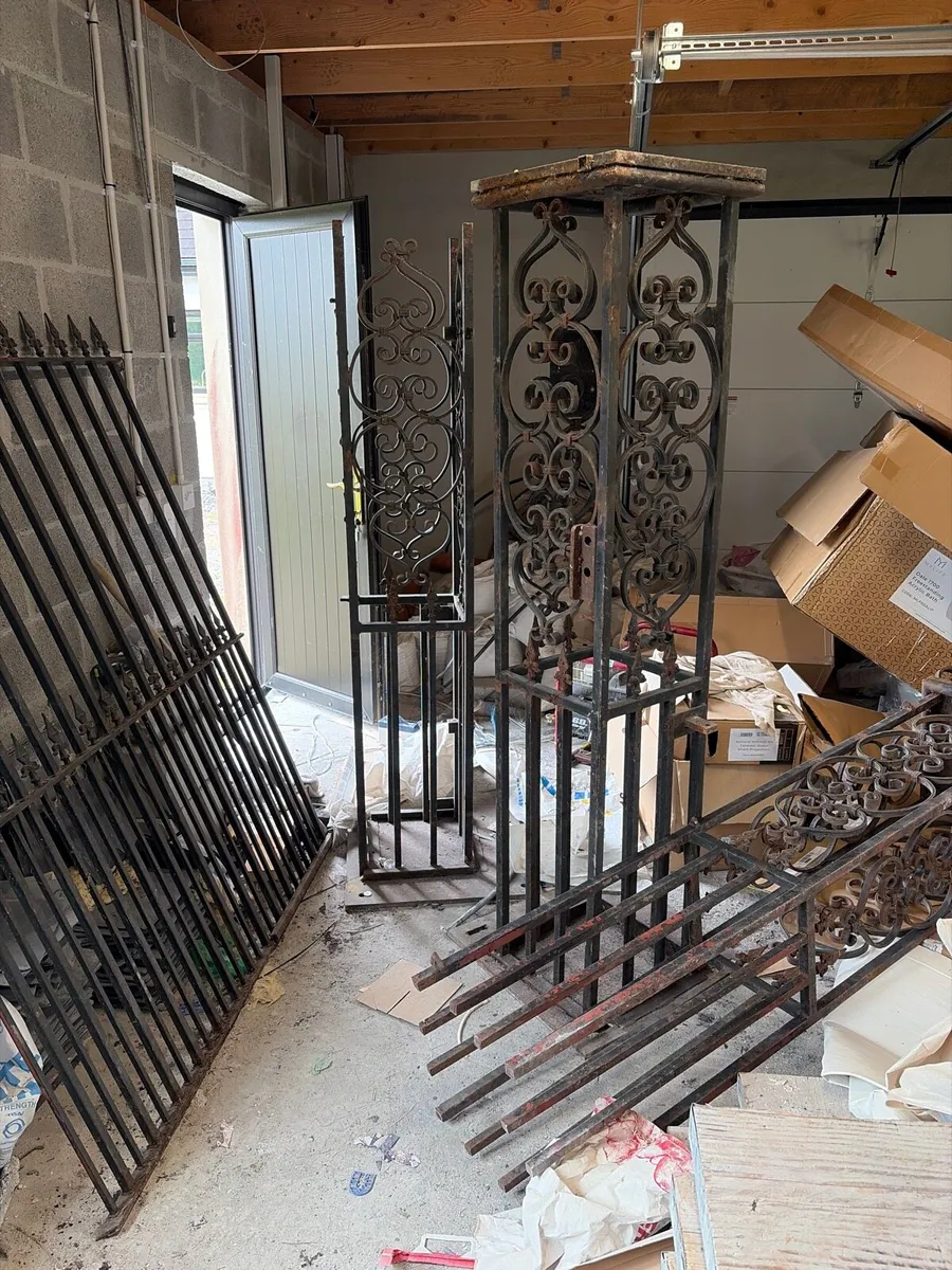 3 wrought iron pillars and railing - Image 1