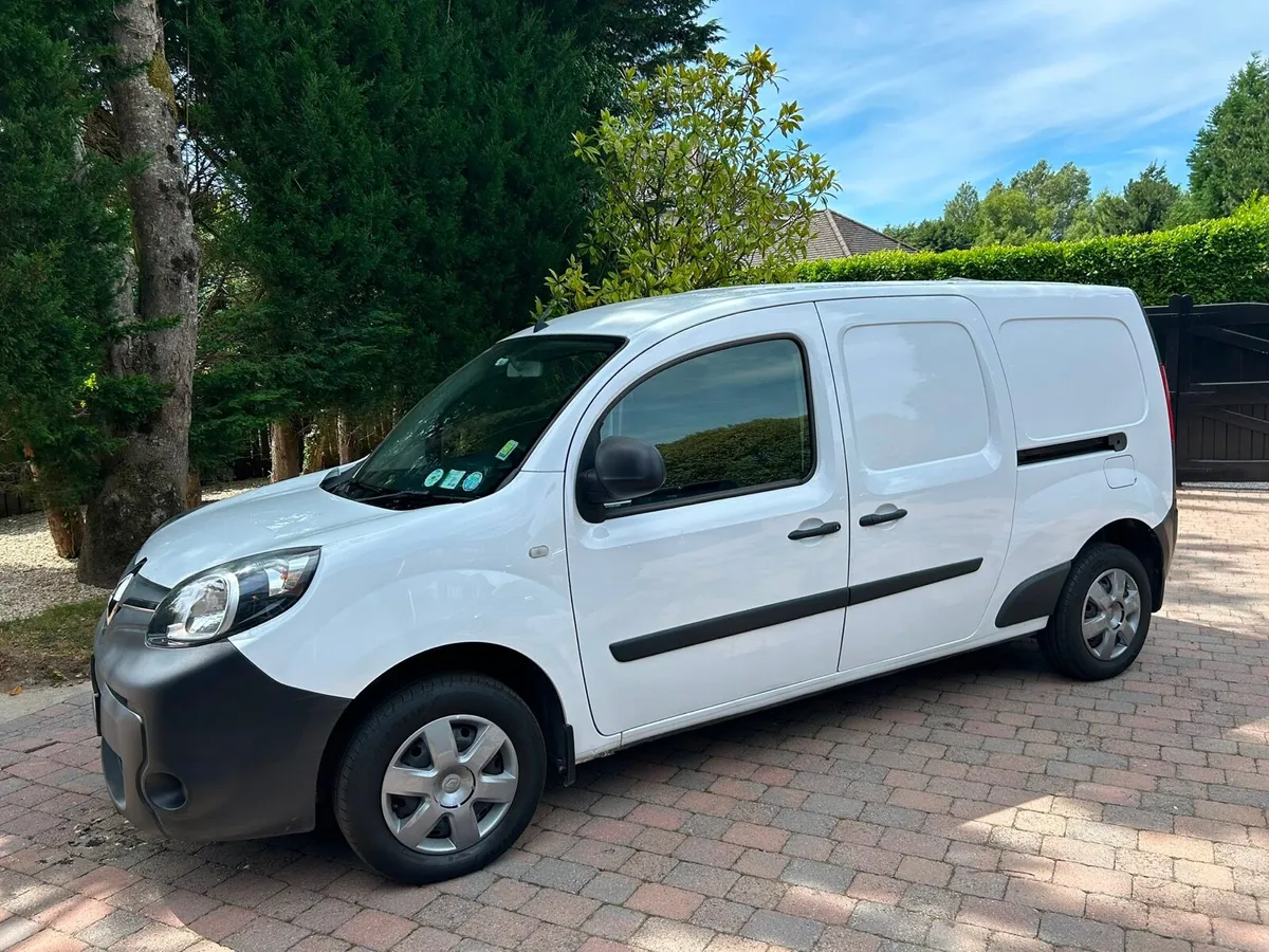 Renault Kangoo EV LWB 6Dr Buss edition NewDoe 6/27 - Image 3