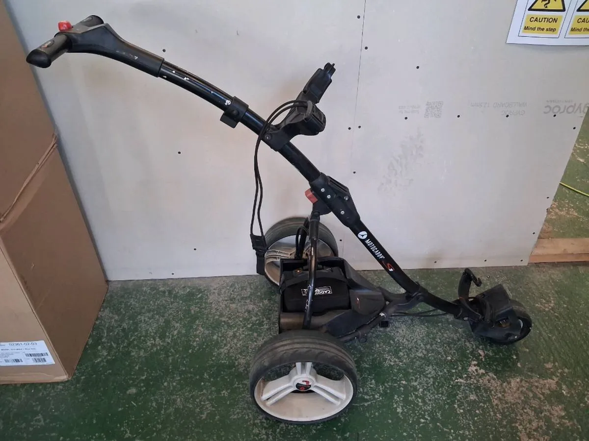 Motocaddy S1 includes lithium battery - Image 1