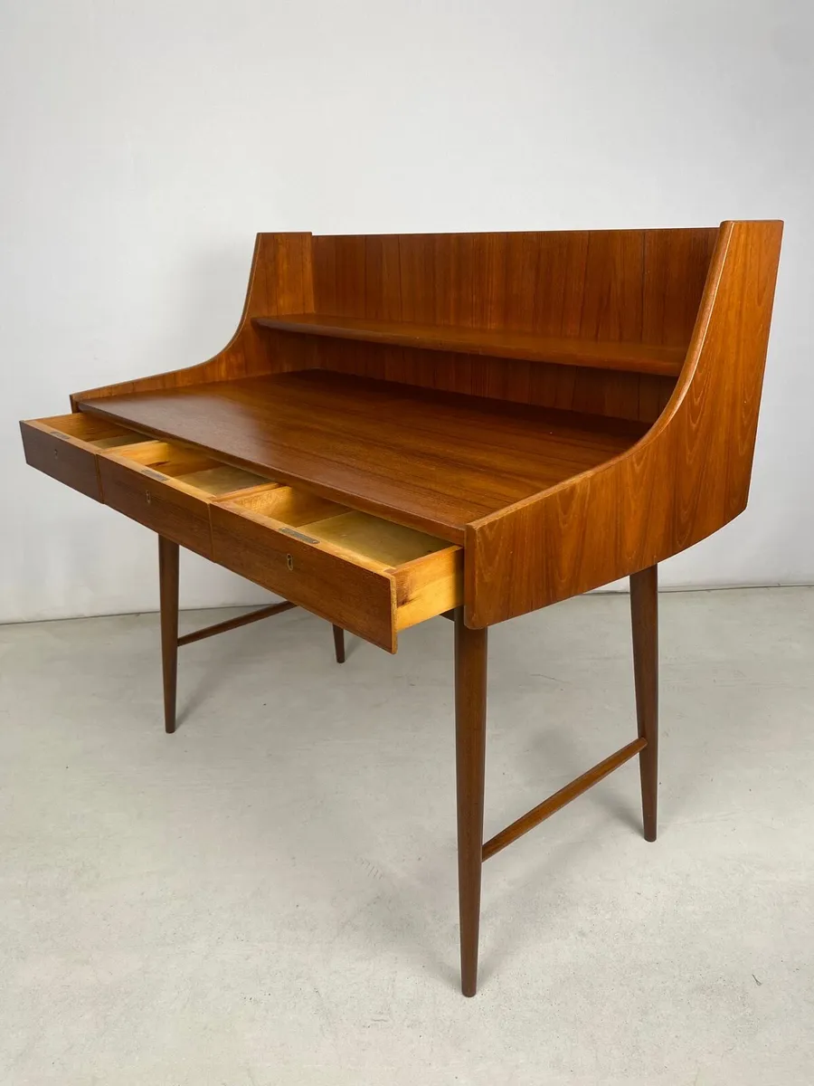 Mid Century Scandinavian Desk & Chair - Image 4
