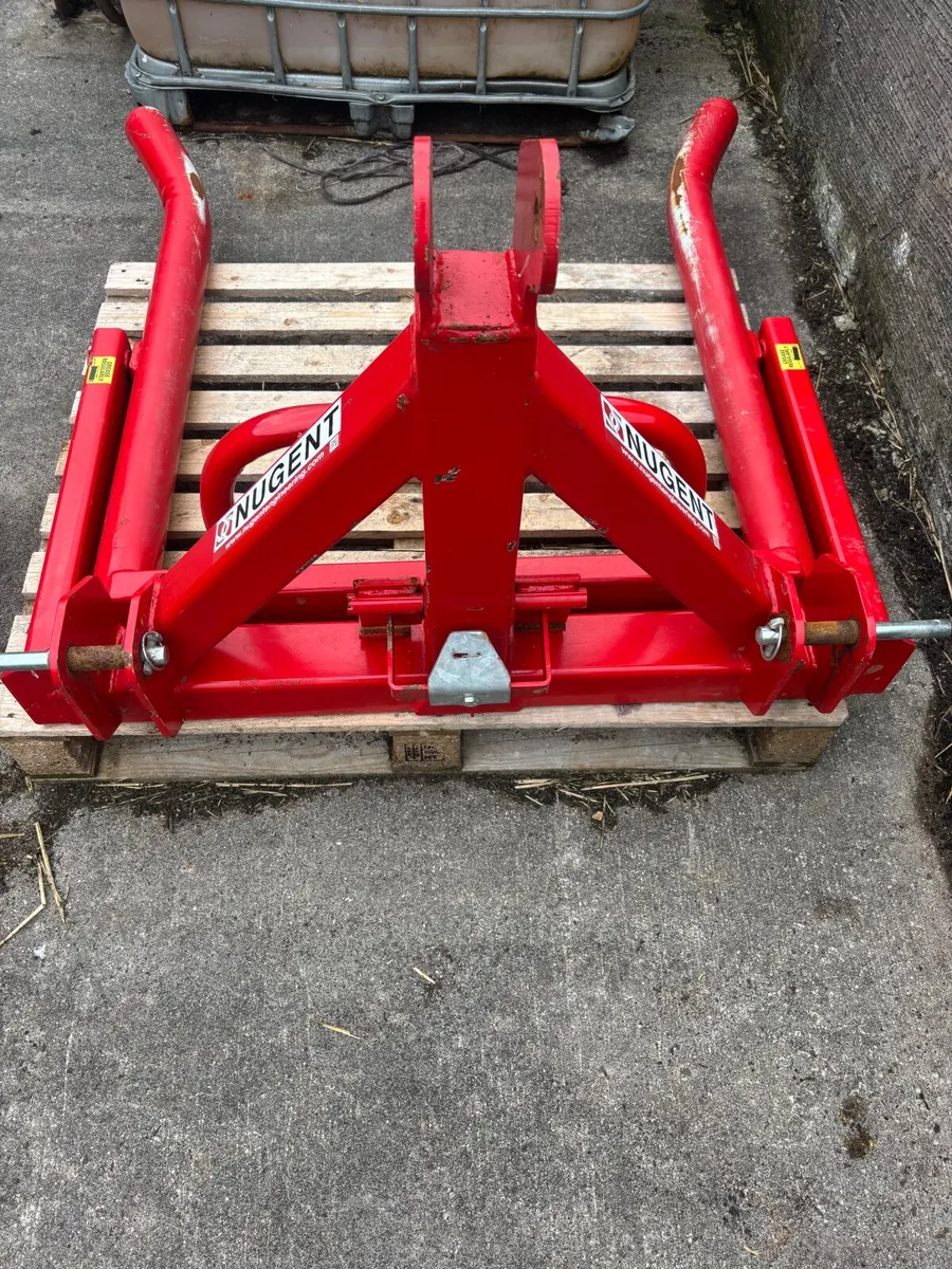 Nugent bale lifter - Image 1