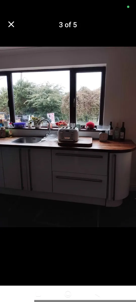 White gloss kitchen - Image 2