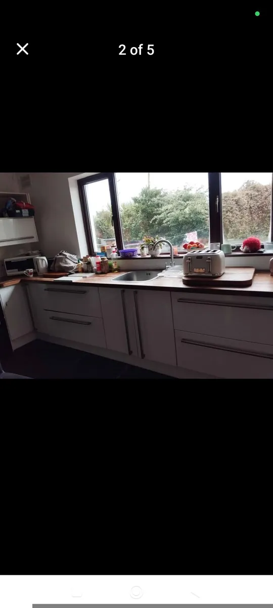 White gloss kitchen - Image 3