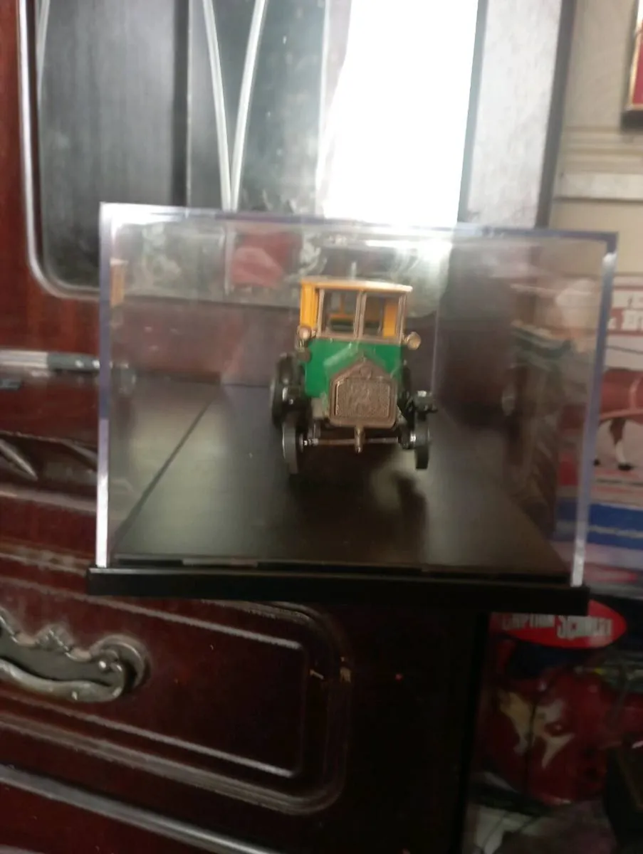 ZISS GERMANY 1-43 SCALE DIE-CAST MODLE 1923 BUS. - Image 4