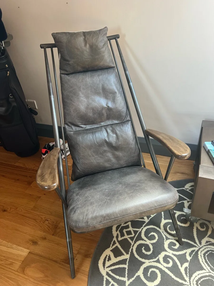 Studio chairs - Image 2