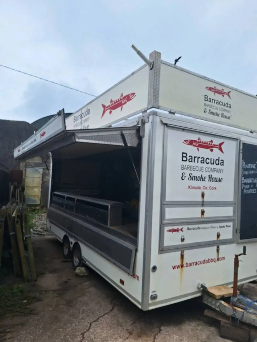 Catering trailer - Image 1