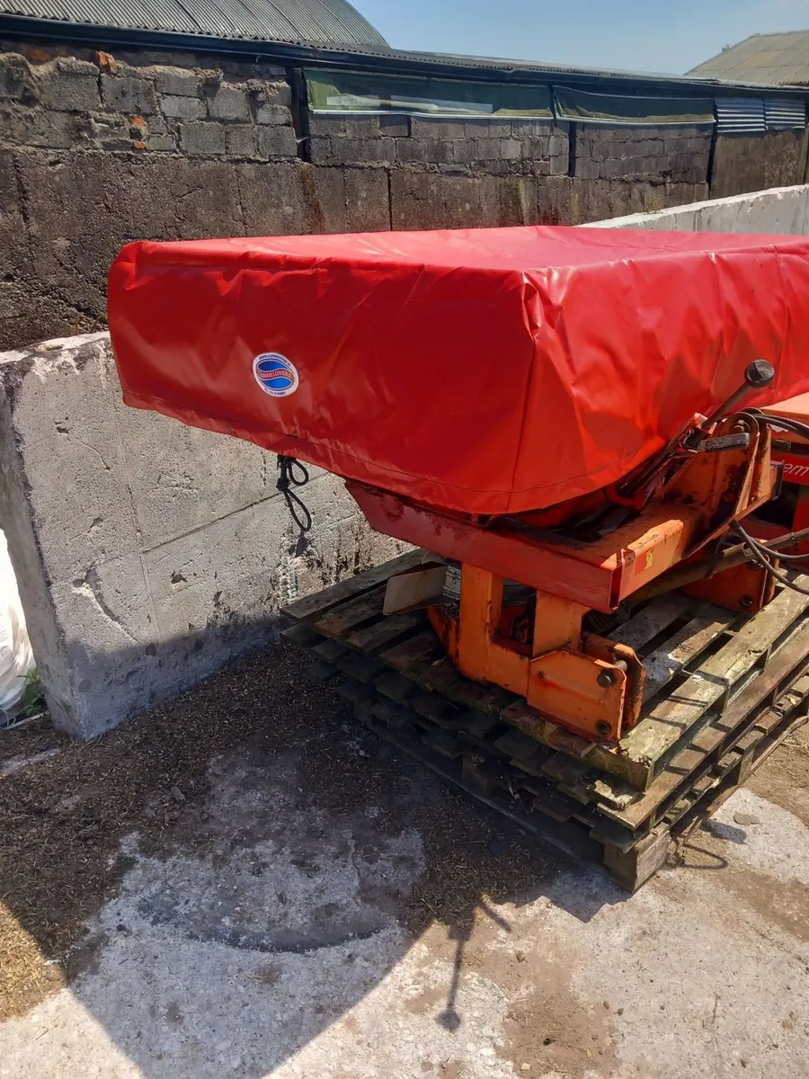Fertilizer spreader - Image 2