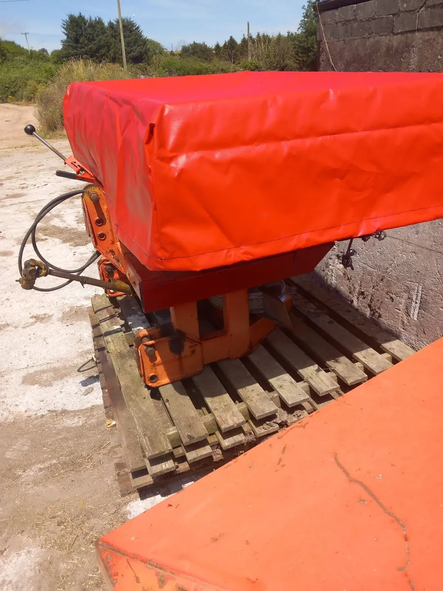 Fertilizer spreader - Image 3
