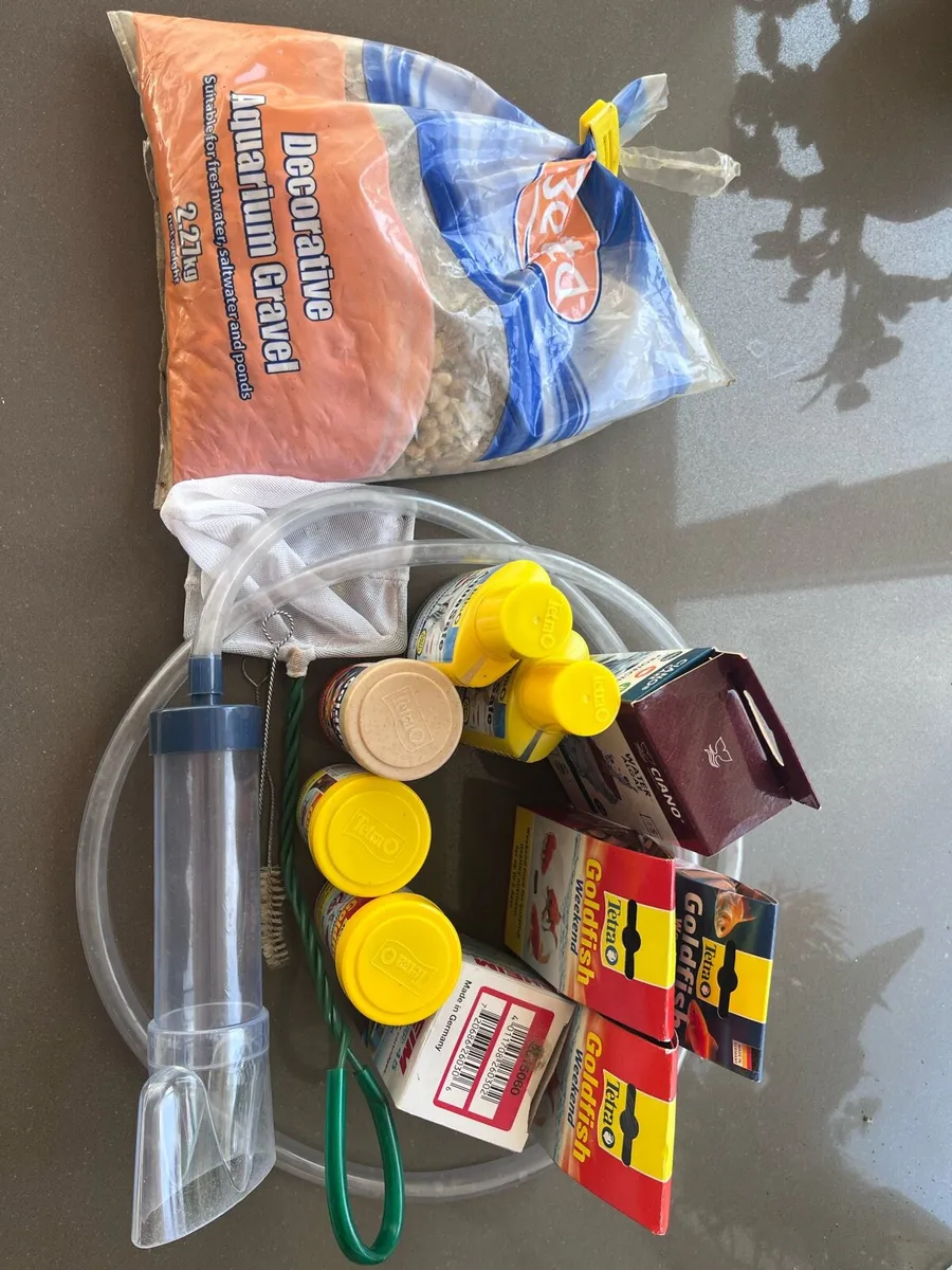 17L Goldfish tank and accessories - Image 2