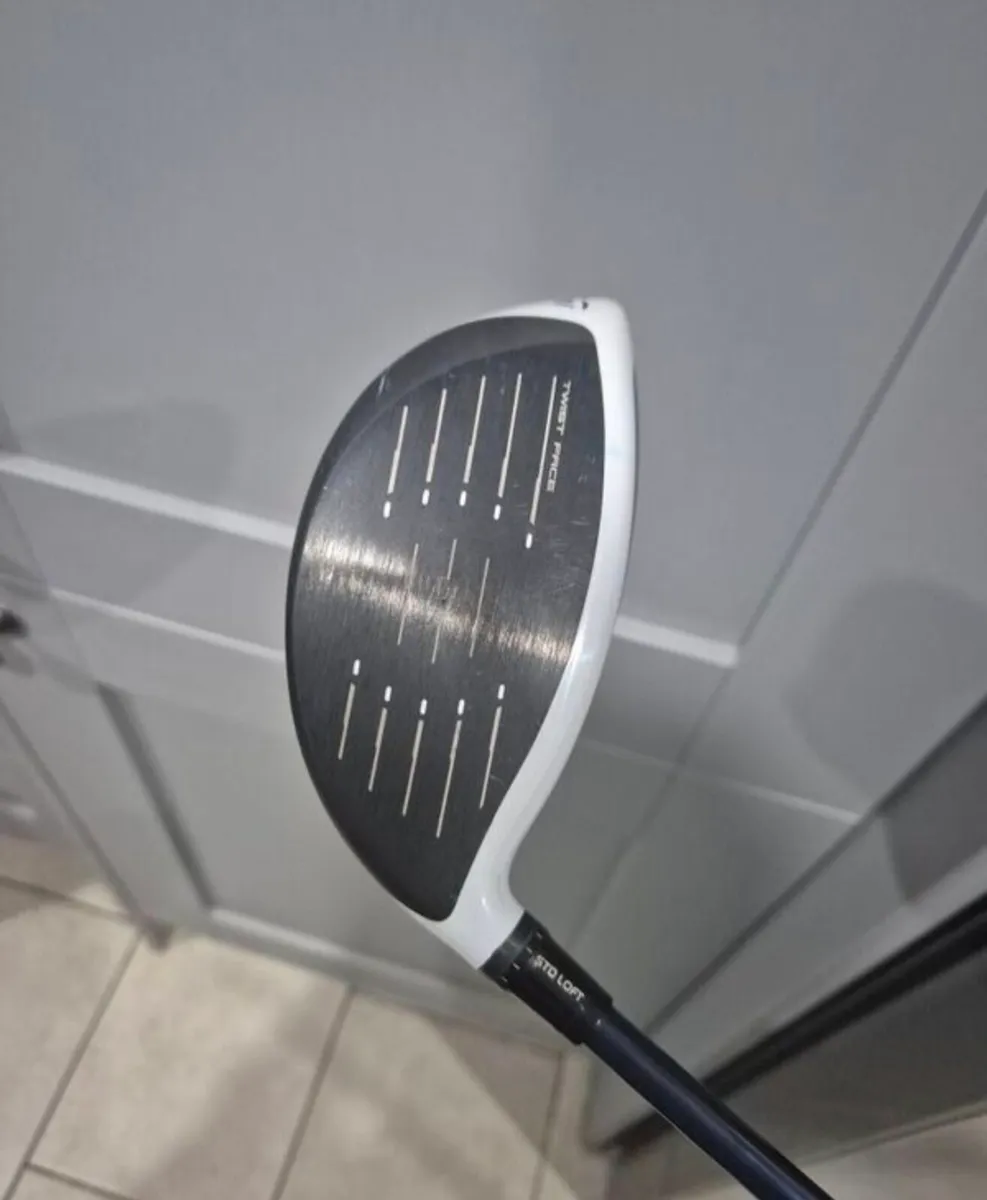 Taylormade Sim 2 Max Driver - Image 2