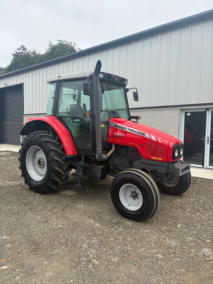 2011 Massey Ferguson 5435 - Image 1