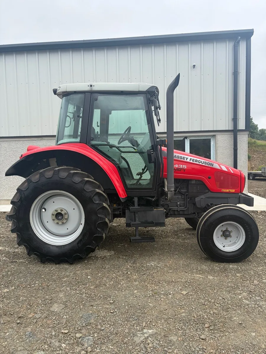 2011 Massey Ferguson 5435 - Image 2