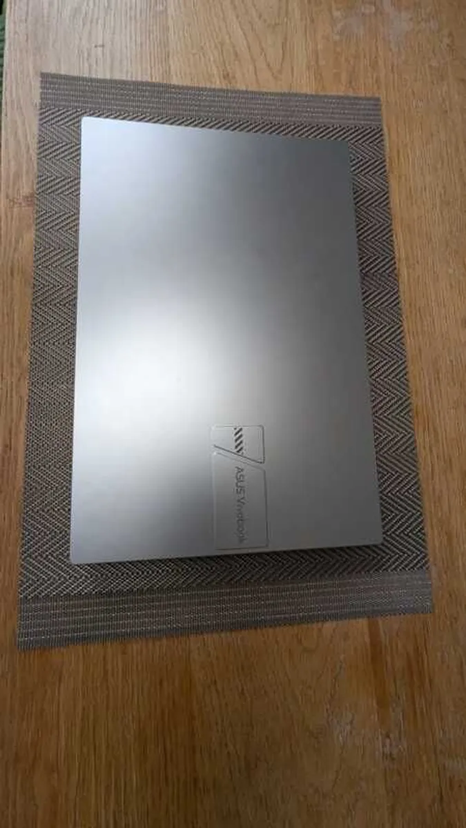 Asus Vivobook - Image 4