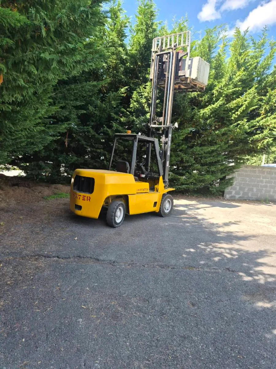 Forklift - Image 2