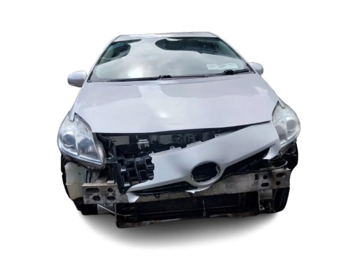 2011 TOYOTA PRIUS HYBRID For Breaking/Dismantling - Image 2