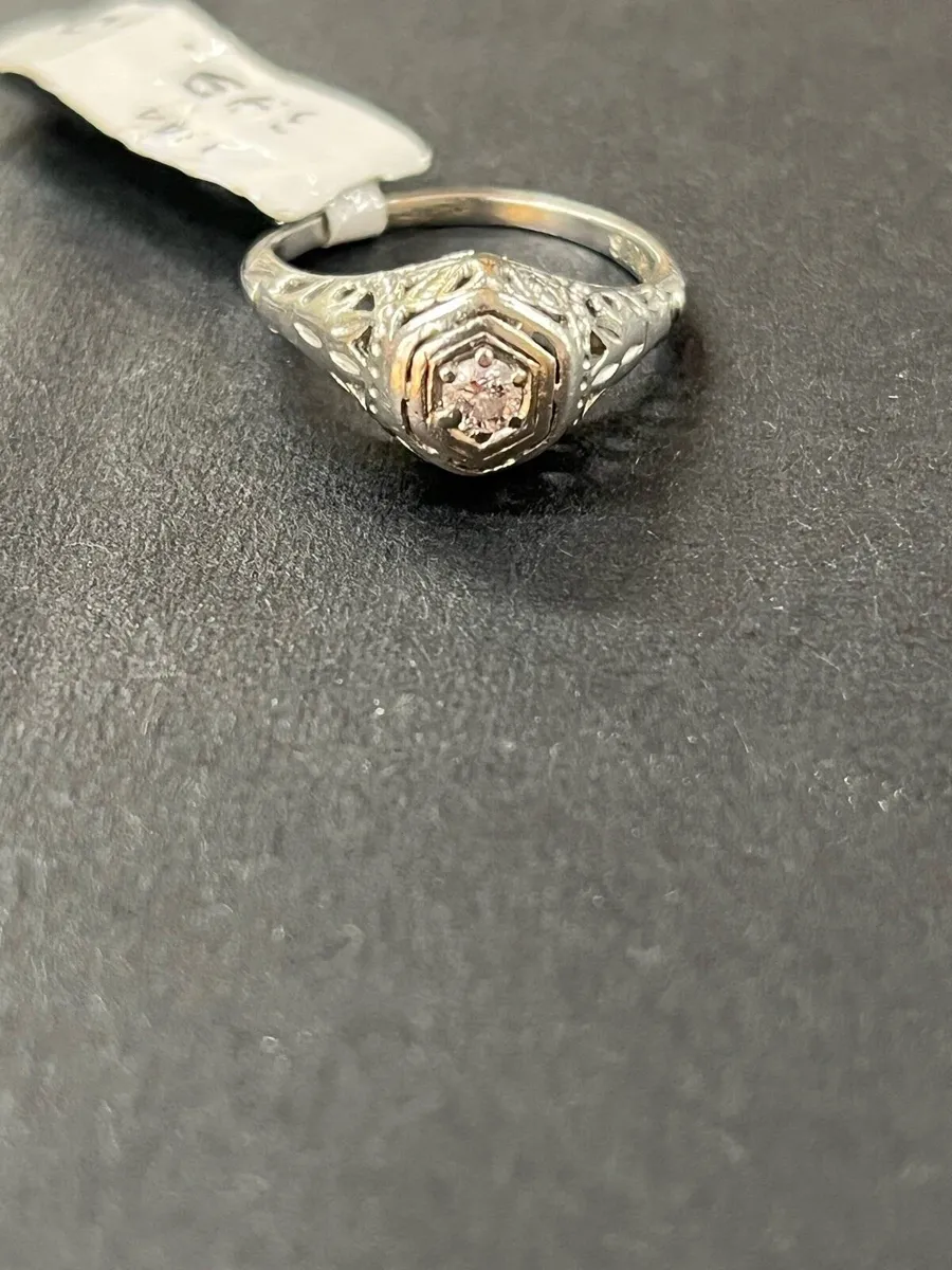 Vintage platinum ring with diamond. - Image 1