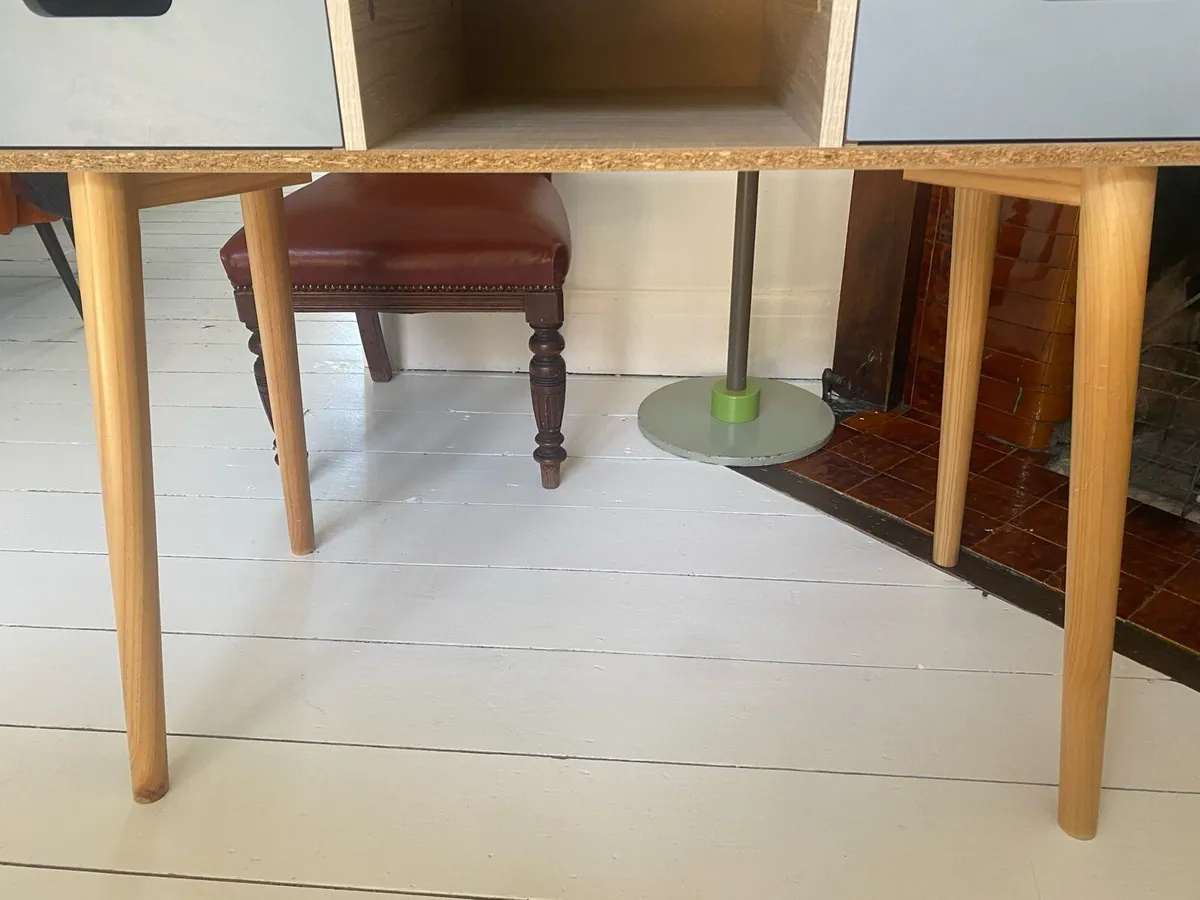Desk - Image 2