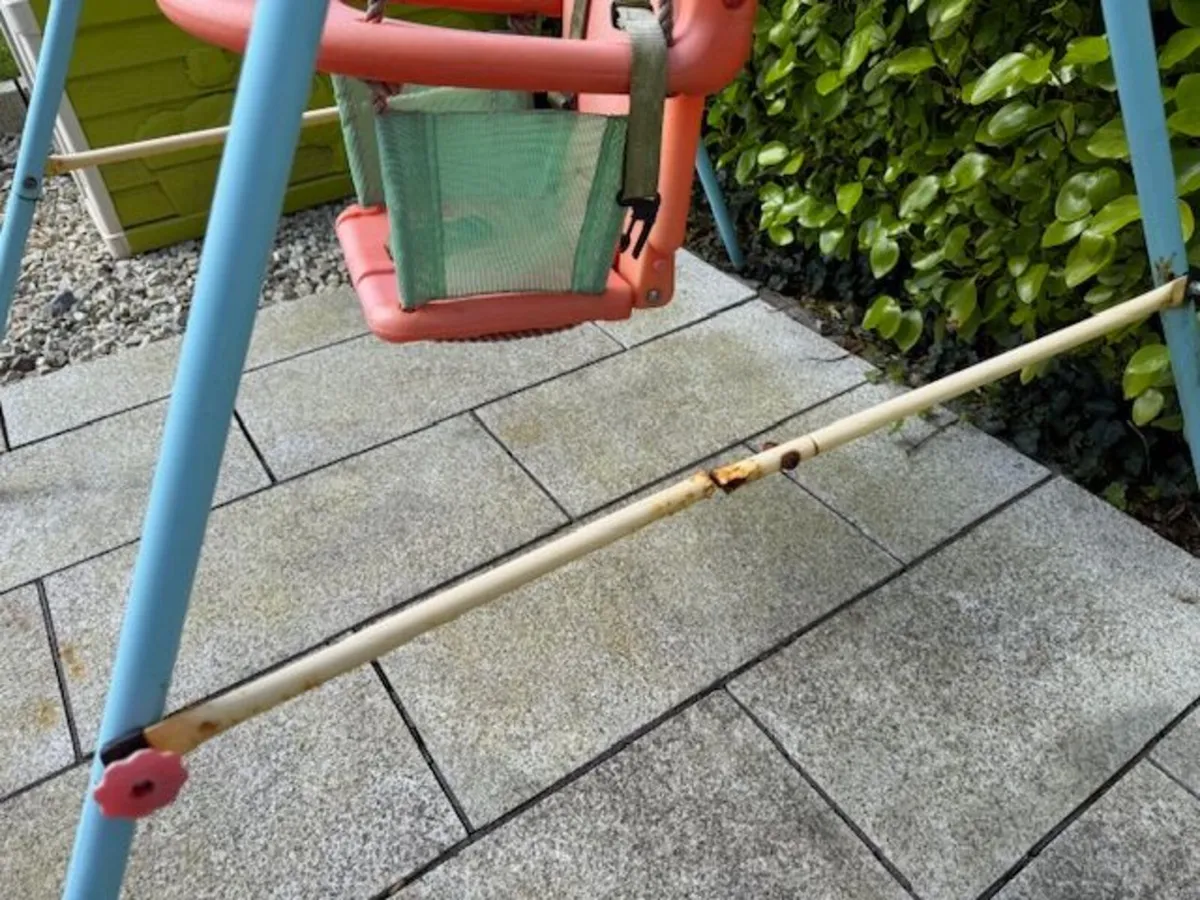 FREE Kids Outdoor Swing - Image 3