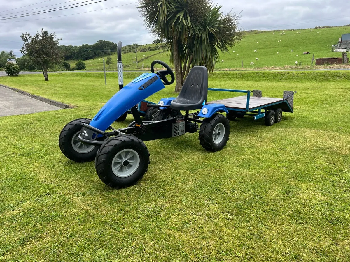 Dino berg go-kart with low loader - Image 1