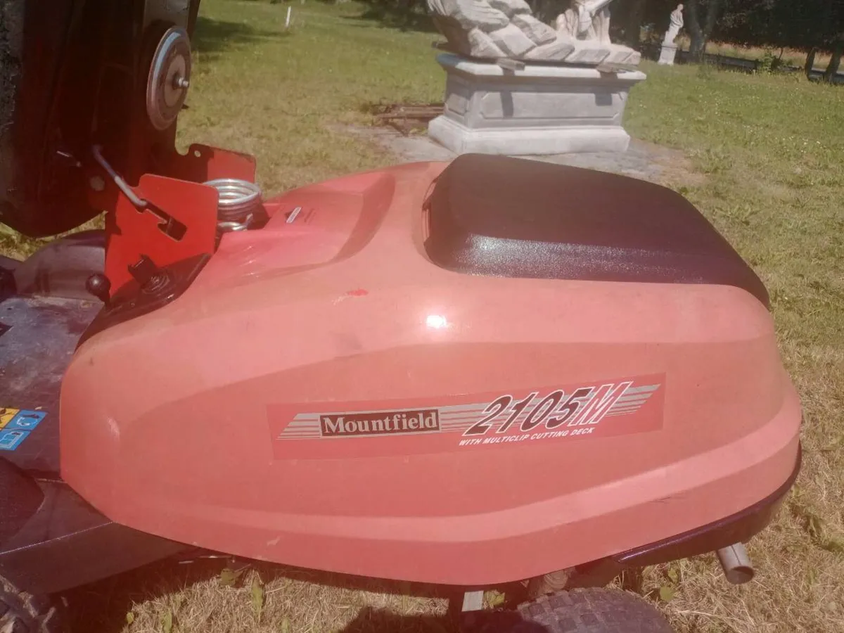 Mounthfield front deck ride on mower - Image 2