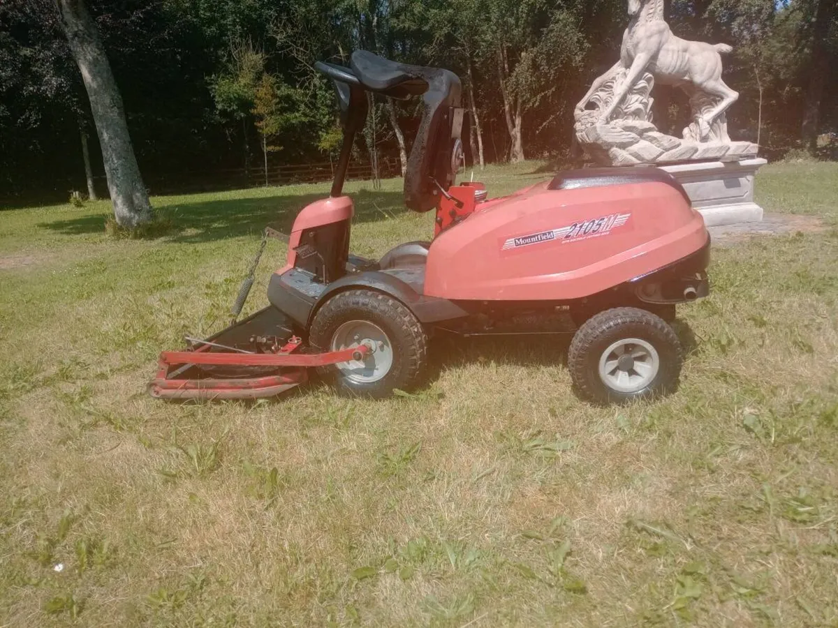 Mounthfield front deck ride on mower - Image 3