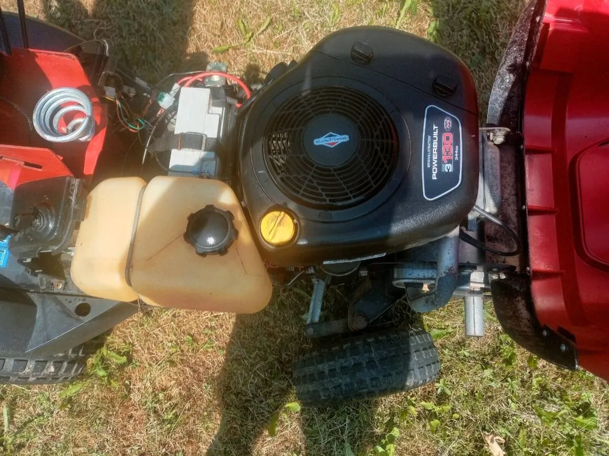 Mounthfield front deck ride on mower - Image 4