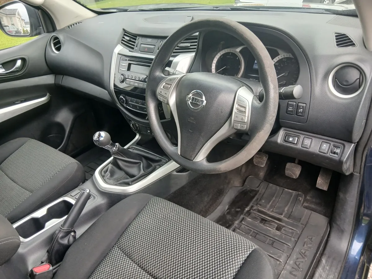 Nissan Navara Double Cab Pick Up Acenta 2.3dCi 160 - Image 4