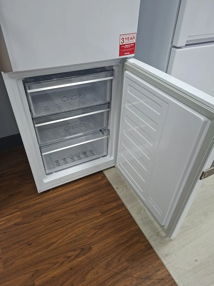 BLOMBERG FRIDGE FREEZER – EX-DISPLAY €350 - Image 3