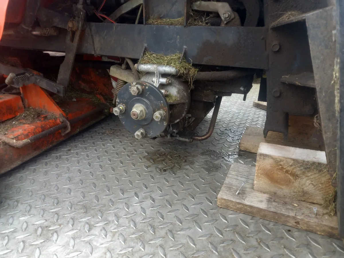 Kubota GR2100EC - Image 4