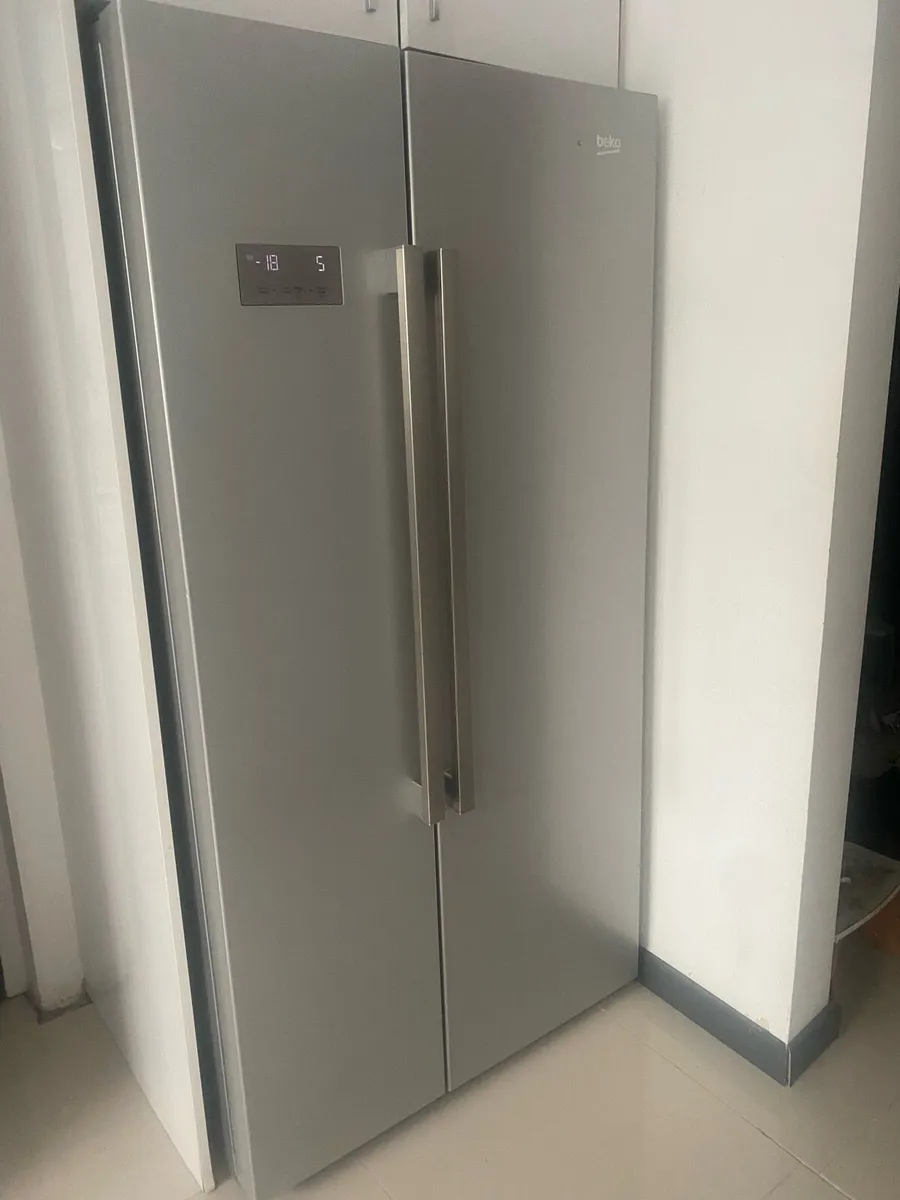 BEKO fridge and freezer American style - Image 1